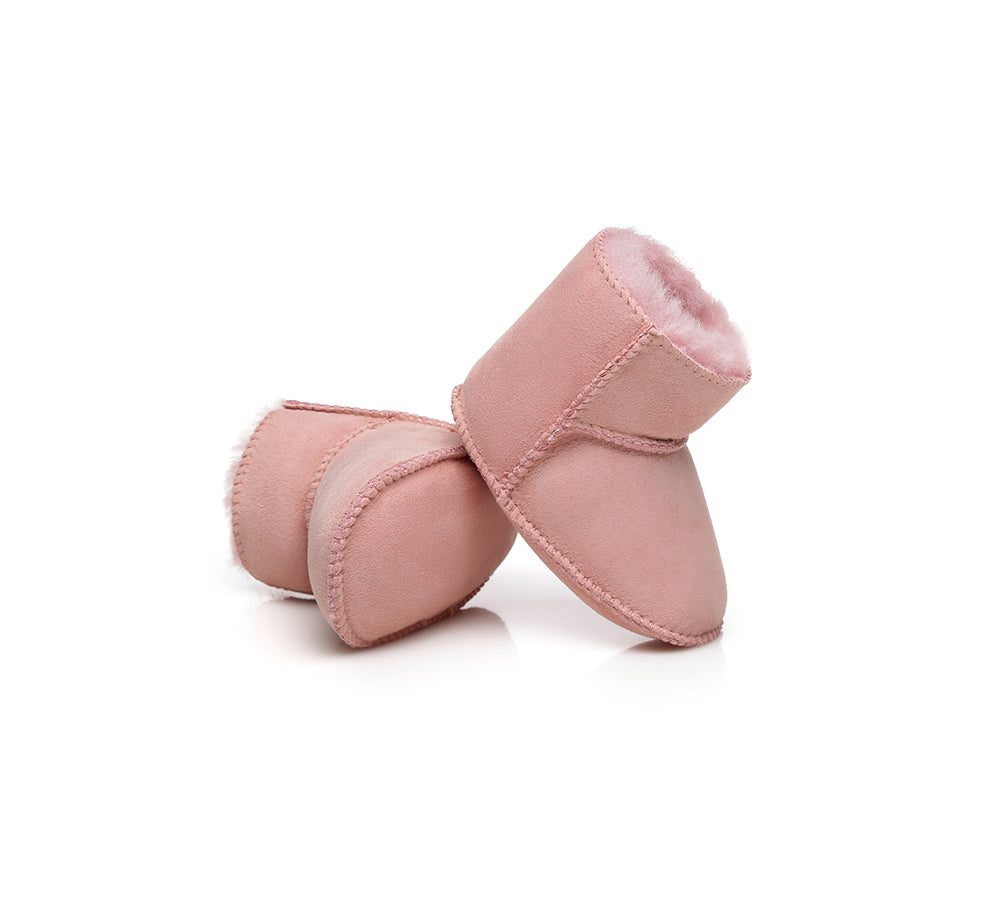 AUSTRALIAN SHEPHERD® UGG Boots Baby Bootie Pom Pom Beanie Gift Set