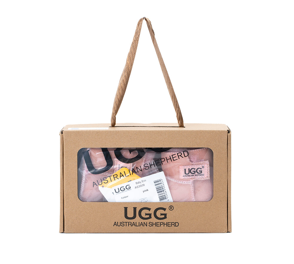 AUSTRALIAN SHEPHERD® UGG Boots Baby Bootie Pom Pom Beanie Gift Set