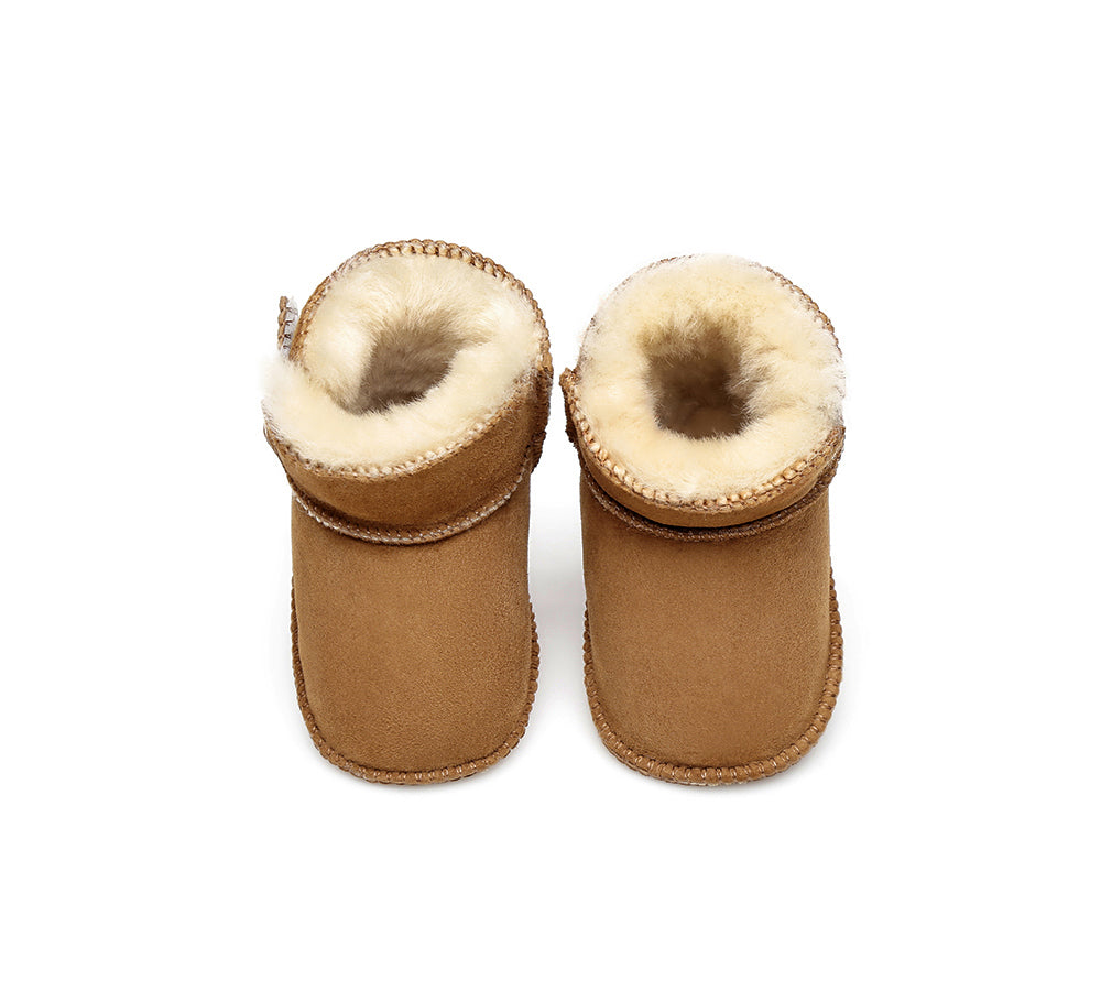 AUSTRALIAN SHEPHERD® UGG Boots Baby Bootie Pom Pom Beanie Gift Set